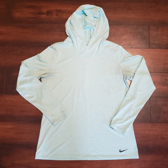 nike dri fit long sleeve hoodie